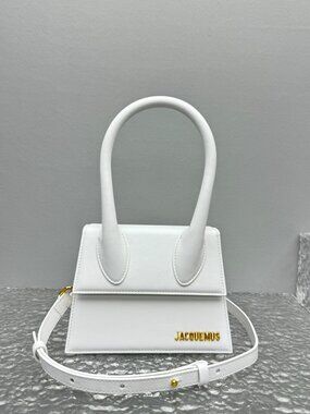 Jacquemus white fashionable shoulder bag